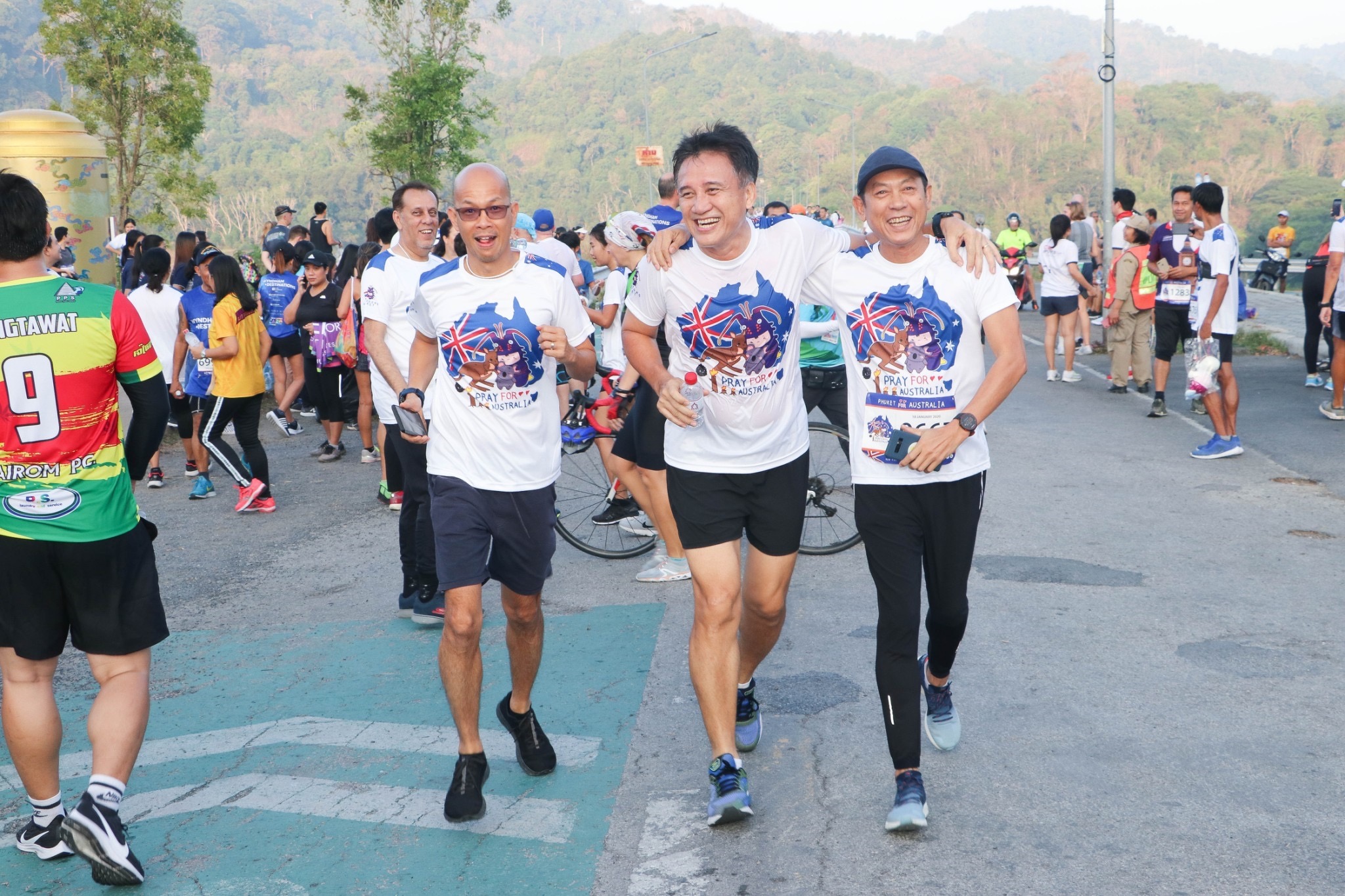 สมาคมธุรกิจการท่องเที่ยวจังหวัดภูเก็ตร่วมกับพันธมิตรจัด Run for Help, Run for Australia ยอดบริจาค 888,888 บาท