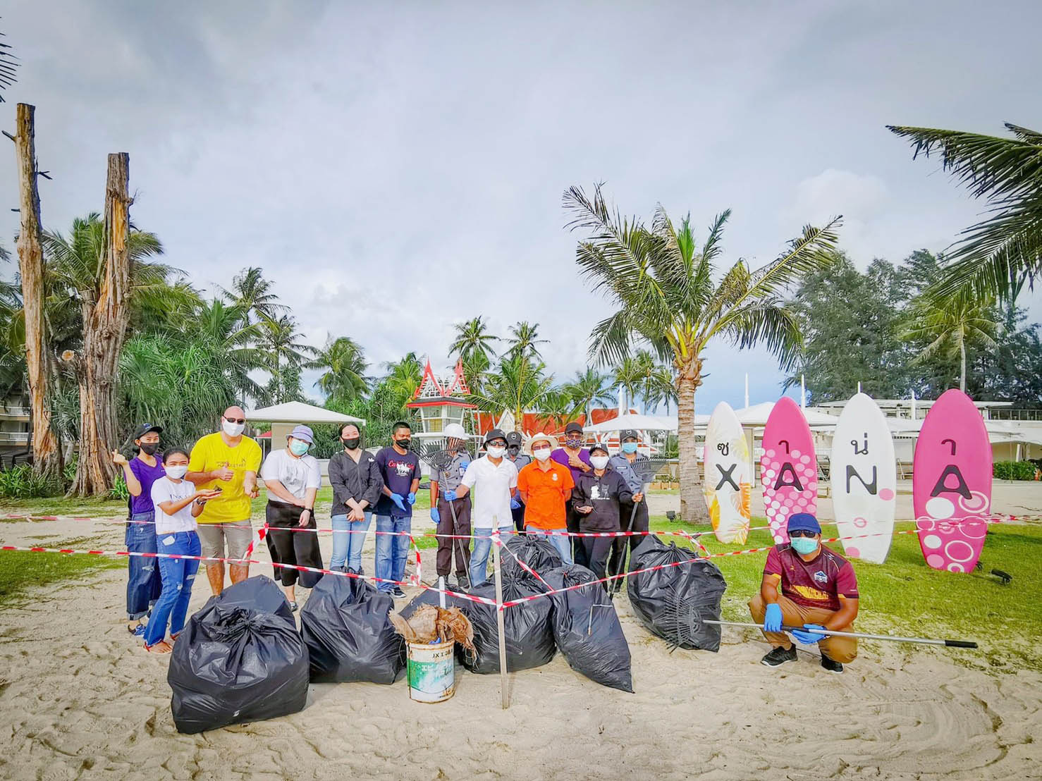 ลากูน่า ภูเก็ต ร่วมทำความสะอาดชายหาดเตรียมรับวันหยุดยาว 